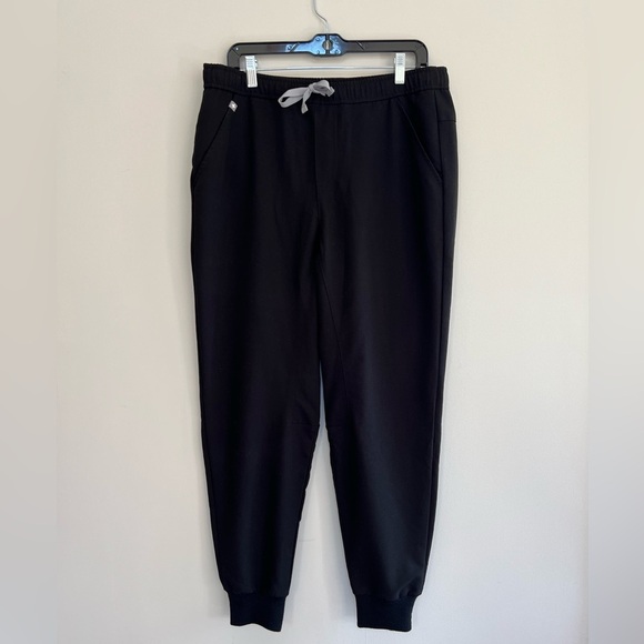 FIGS Tansen 5 Pocket Jogger Scrub Pants in Black, size L - Picture 3 of 10